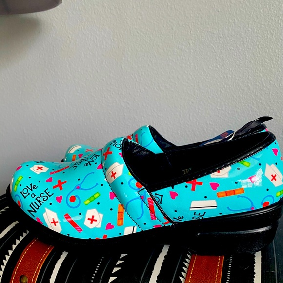 spring step nursing shoes